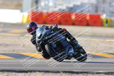 media/Dec-18-2022-SoCal Trackdays (Sun) [[8099a50955]]/Turn 2 (950am)/